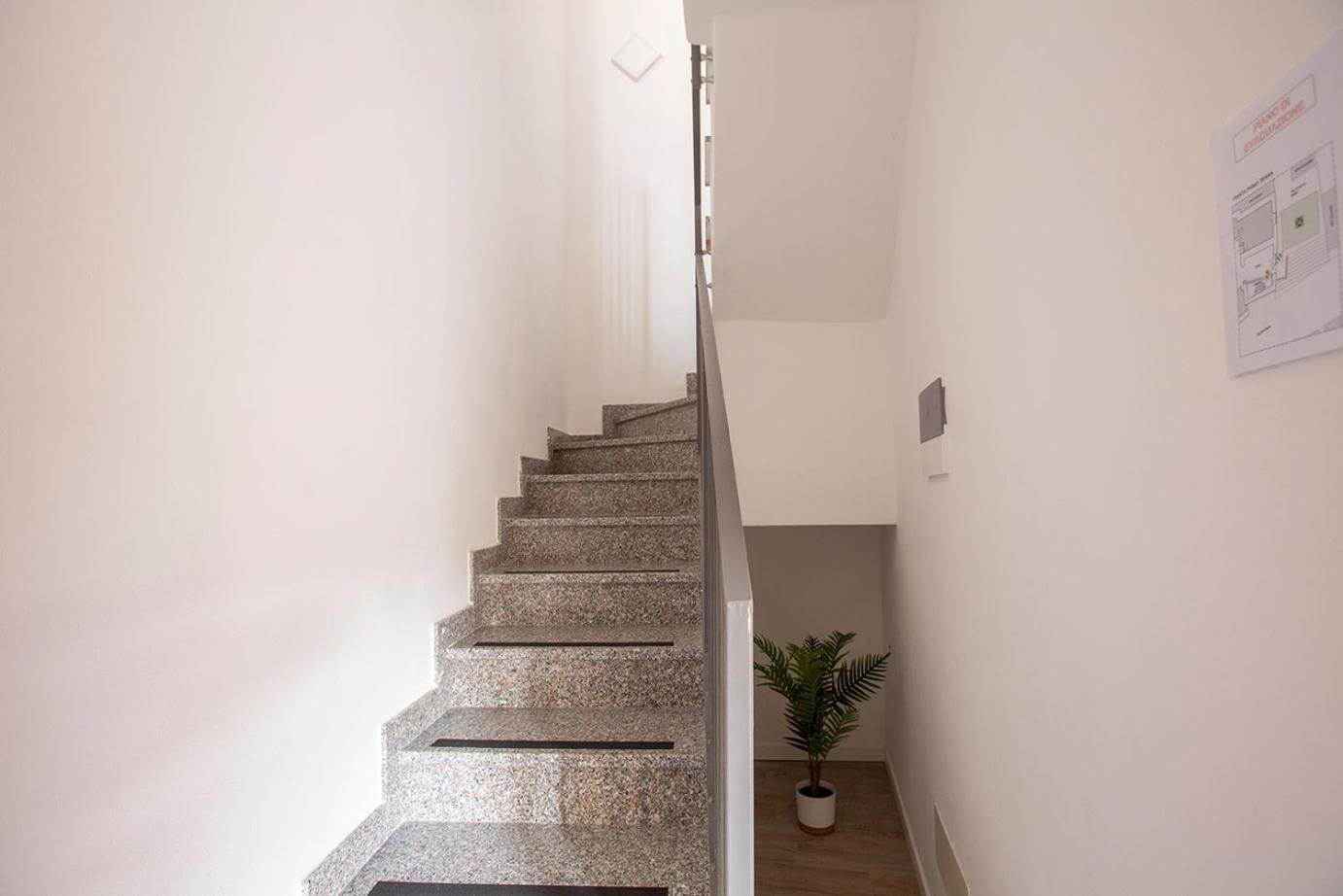 La Casa Del Sarto - Rooms And Apartments Lecco Bagian luar foto