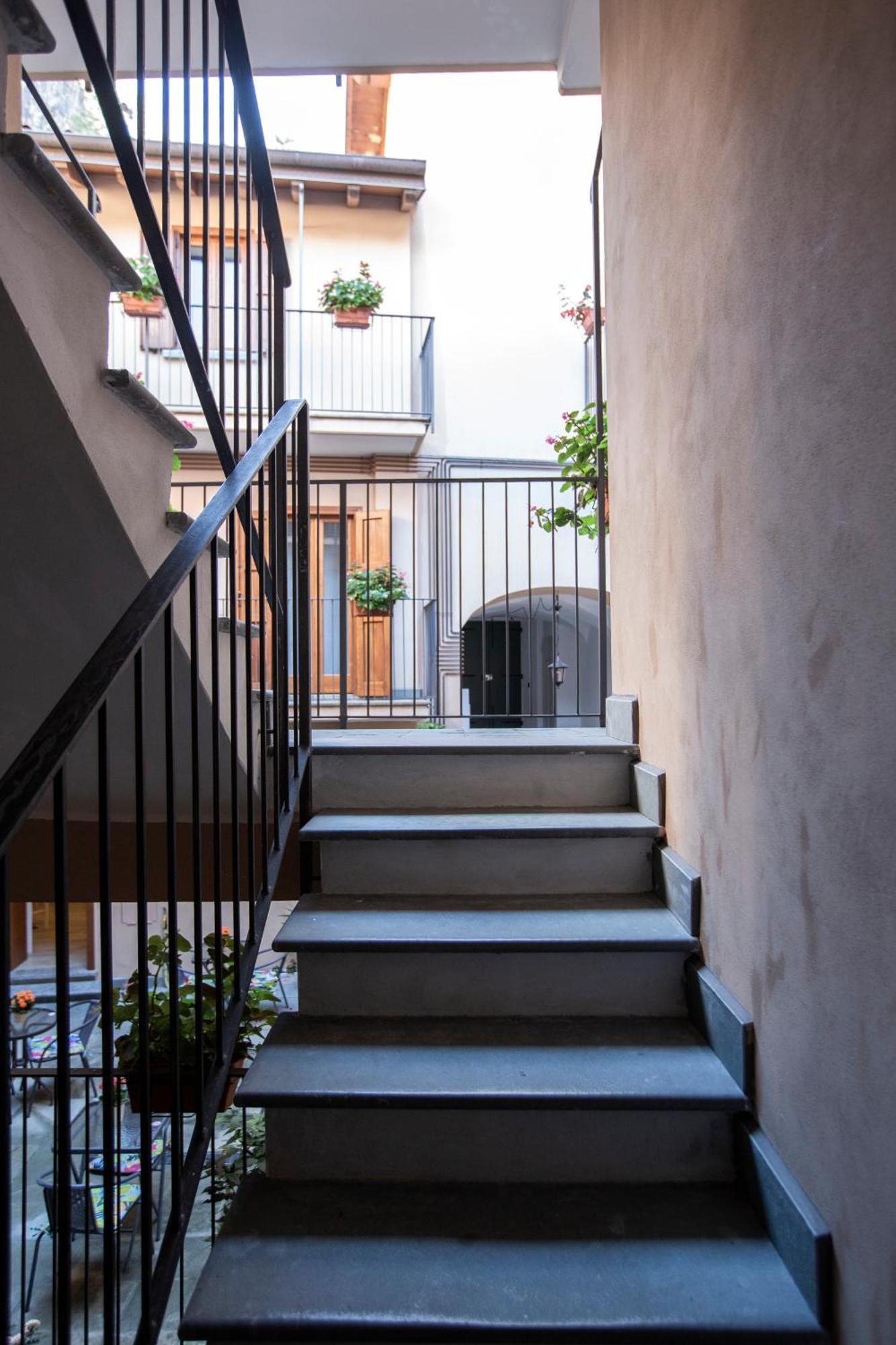 La Casa Del Sarto - Rooms And Apartments Lecco Bagian luar foto