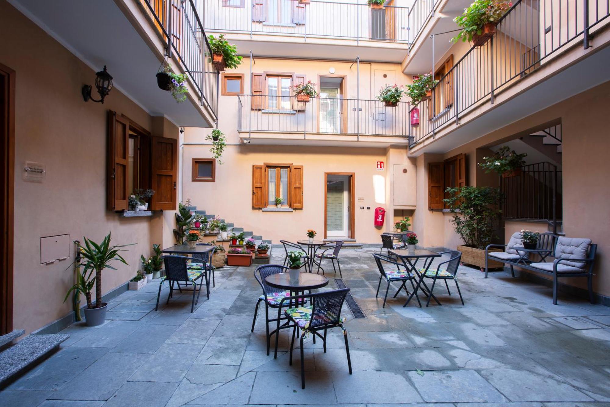 La Casa Del Sarto - Rooms And Apartments Lecco Bagian luar foto