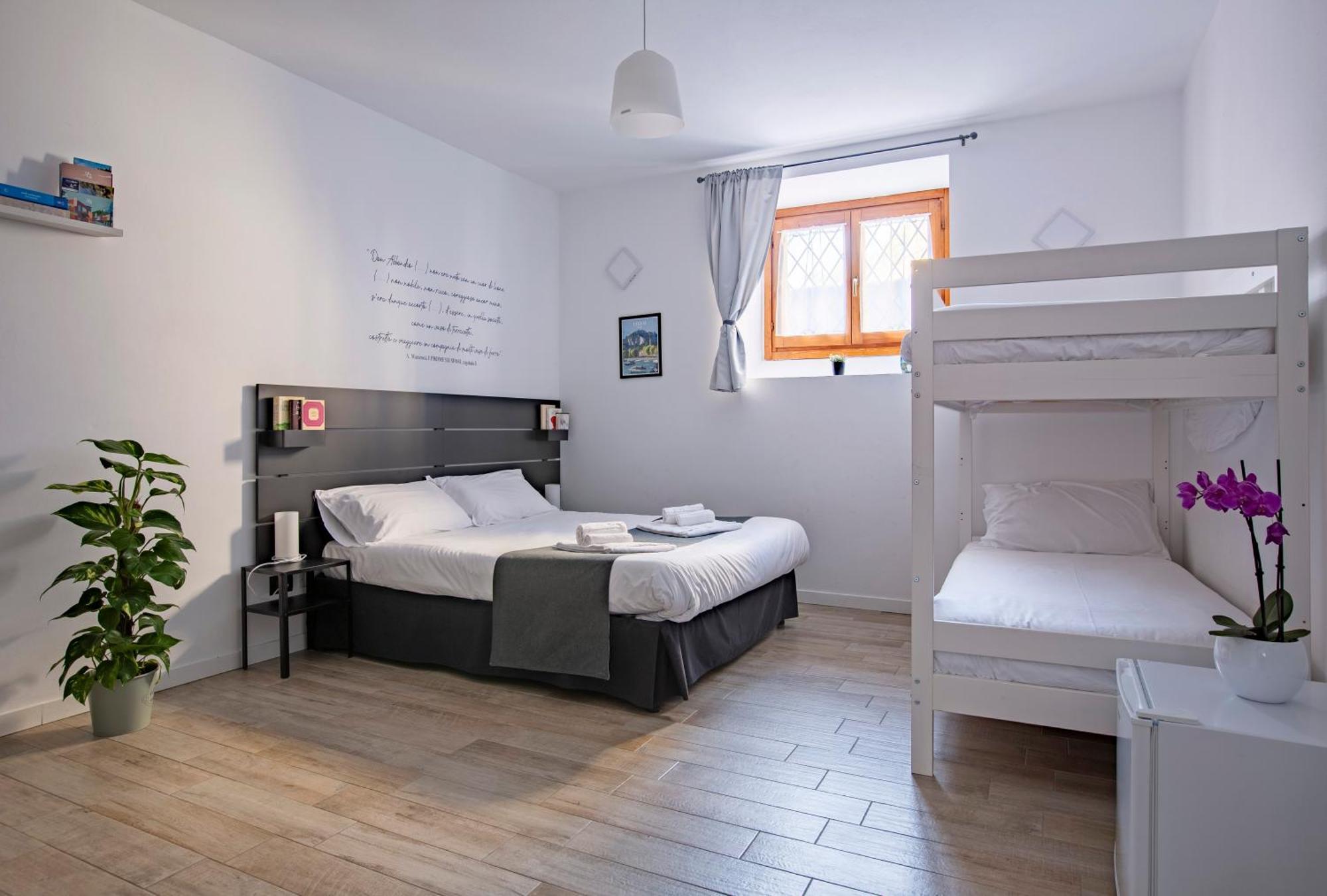 La Casa Del Sarto - Rooms And Apartments Lecco Bagian luar foto