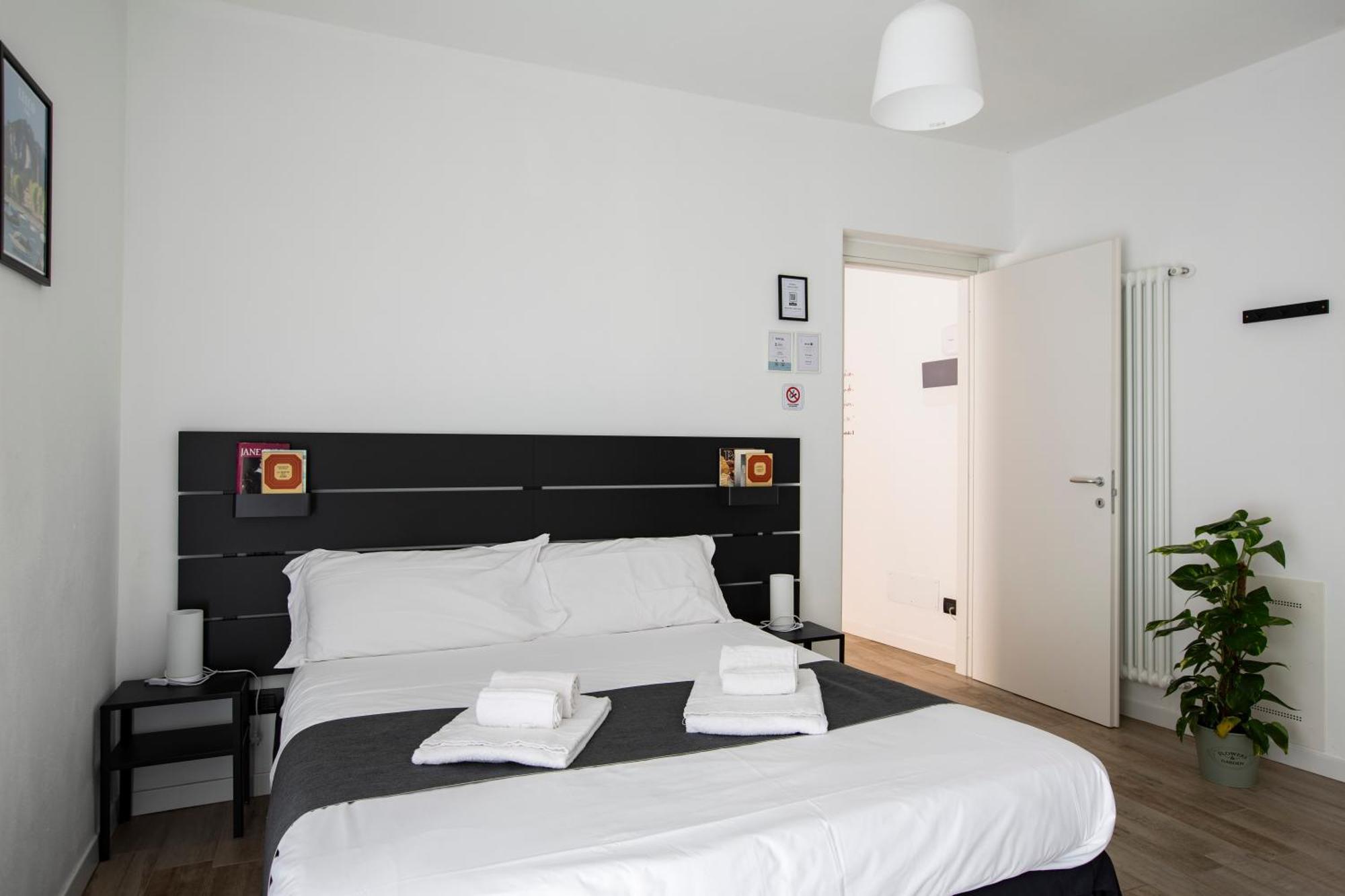 La Casa Del Sarto - Rooms And Apartments Lecco Bagian luar foto