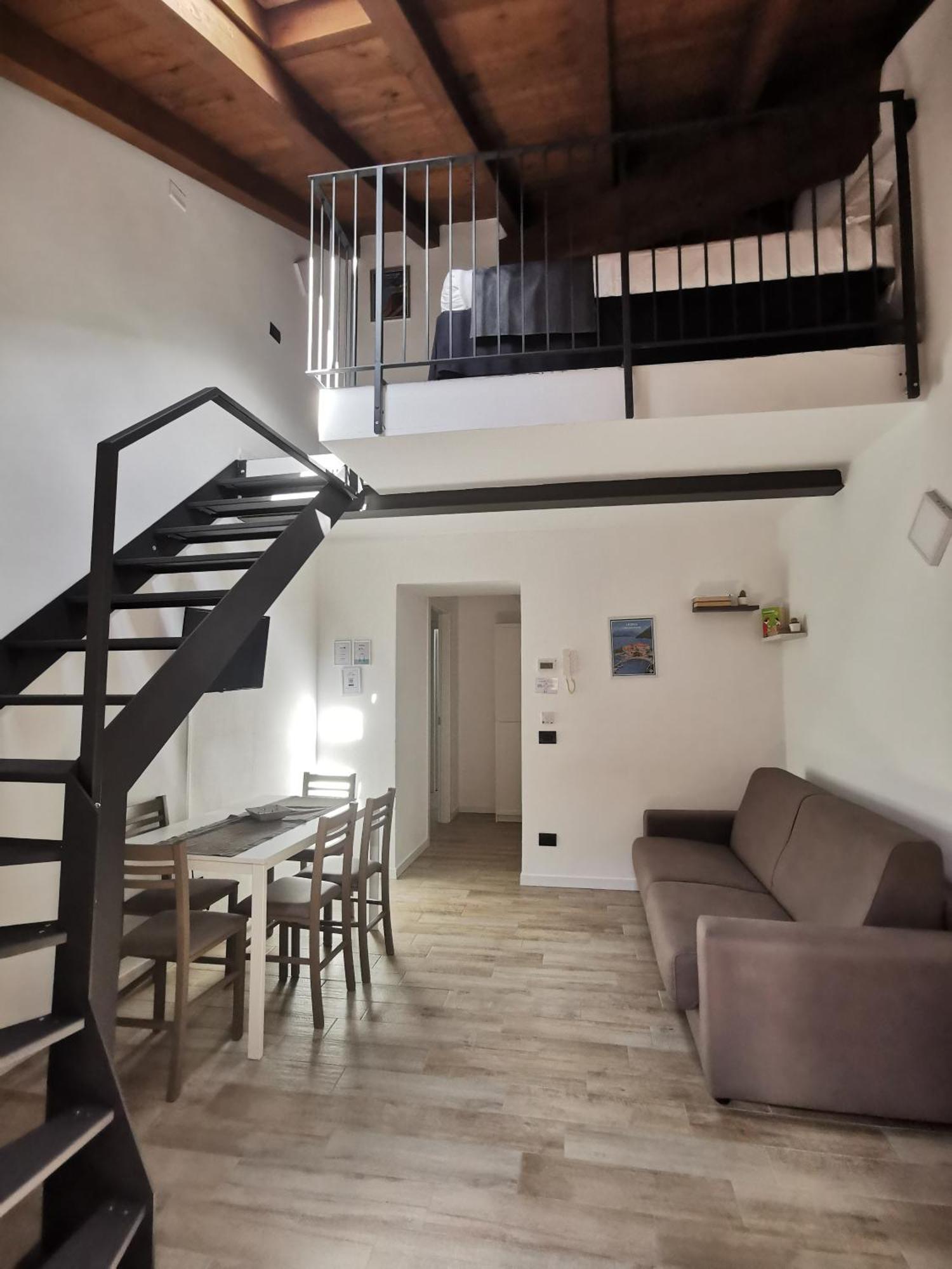 La Casa Del Sarto - Rooms And Apartments Lecco Bagian luar foto